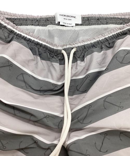 THOM BROWNE. NEW YORK（トムブラウン ニューヨーク）THOM BROWNE. NEW YORK (トムブラウンニューヨーク) ショートパンツ / MTU172AW8314 グレー サイズ:1の古着・服飾アイテム