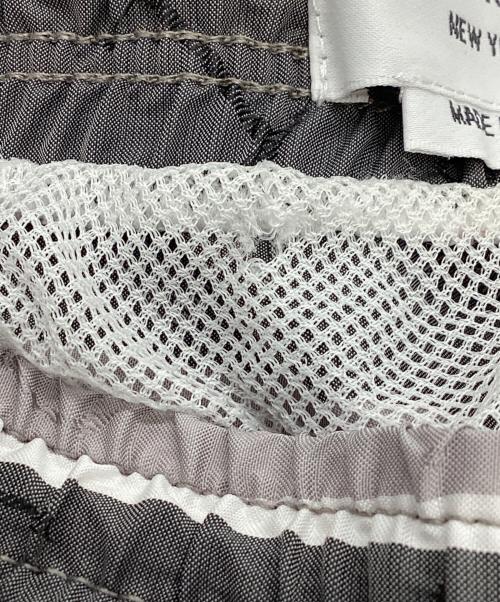 THOM BROWNE. NEW YORK（トムブラウン ニューヨーク）THOM BROWNE. NEW YORK (トムブラウンニューヨーク) ショートパンツ / MTU172AW8314 グレー サイズ:1の古着・服飾アイテム