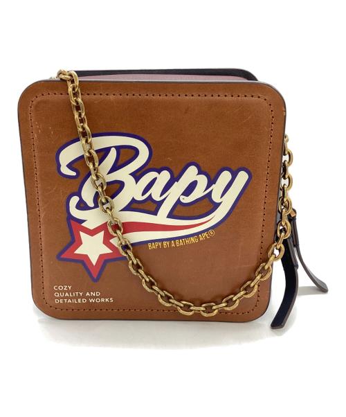 BABY BY A BATHING APE（ベイビーバイアベイジングエイプ）BABY BY A BATHING APE (ベイビーバイアベイジングエイプ) チェーン スクエアハンドバッグ　BPYBGBA70XXD ブラウンの古着・服飾アイテム