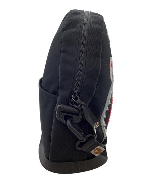 A BATHING APE（ア ベイシング エイプ）A BATHING APE (ア ベイシング エイプ) シャークショルダーバッグ / 001SGK301005M ブラックの古着・服飾アイテム