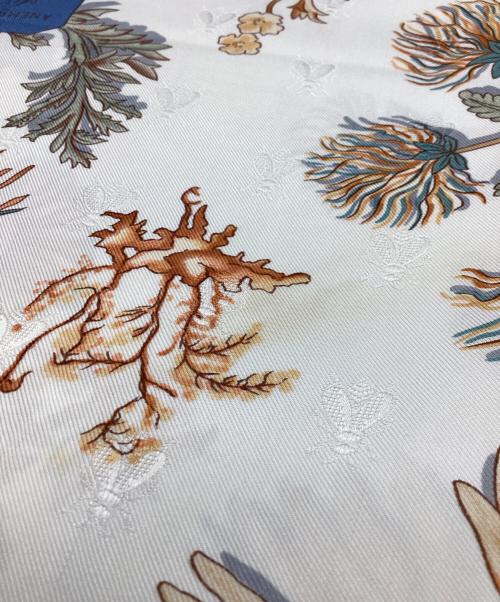 HERMES（エルメス）HERMES (エルメス) カレ90 / Herbier de Gavarnie / ガヴァルニー圏谷の押し花 ベージュ×ブルーの古着・服飾アイテム