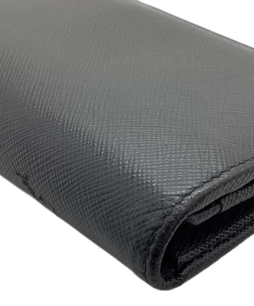 PRADA（プラダ）PRADA (プラダ) SAFFIANO / サフィアーノ 2MV836 ブラックの古着・服飾アイテム