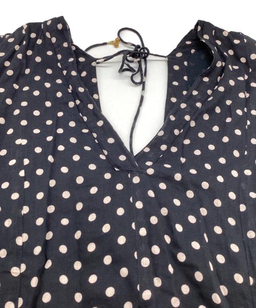 ne quittez pas（ヌキテパ）ne quittez pas (ヌキテパ) ドットプレーン Vネック ワンピース / Demi-Luxe BEAMS別注 / 010431ZB3BE ブラック サイズ:ONE SIZEの古着・服飾アイテム