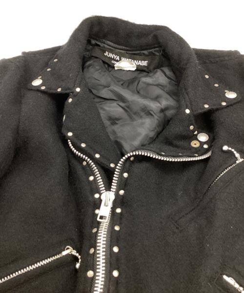 JUNYA WATANABE COMME des GARCONS（ジュンヤワタナベ コムデギャルソン）JUNYA WATANABE COMME des GARCONS ((ジュンヤワタナベ コムデギャルソン) ウール縮絨スタッズライダースジャケット/JL-J031/AD2013 ブラック サイズ:XSの古着・服飾アイテム