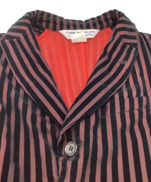 COMME des GARCONS COMME des GARCONS（コムデギャルソン コムデギャルソン）COMME des GARCONS COMME des GARCONS (コムデギャルソン コムデギャルソン) ストライプタキシードジャケット ブラック×レッド サイズ:Sの古着・服飾アイテム