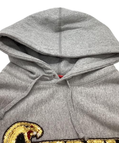SUPREME（シュプリーム）Supreme (シュプリーム) sequin viper hooded sweatshirt / スパンコールバイパーフード付きスウェットシャツ / 19AW グレー サイズ:Lの古着・服飾アイテム