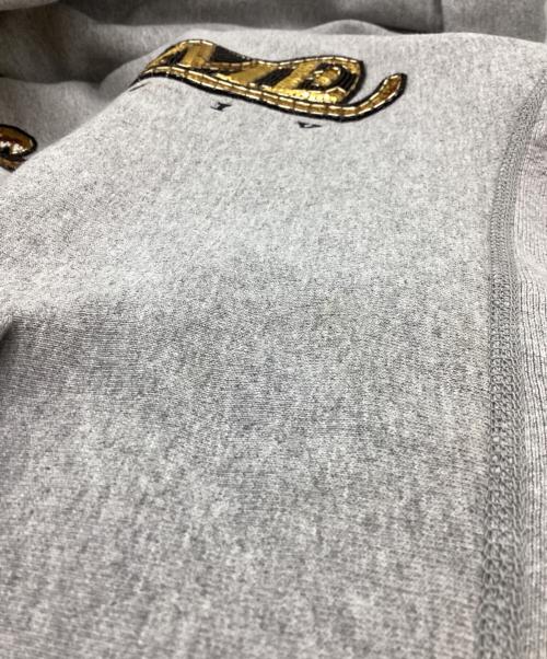 SUPREME（シュプリーム）Supreme (シュプリーム) sequin viper hooded sweatshirt / スパンコールバイパーフード付きスウェットシャツ / 19AW グレー サイズ:Lの古着・服飾アイテム