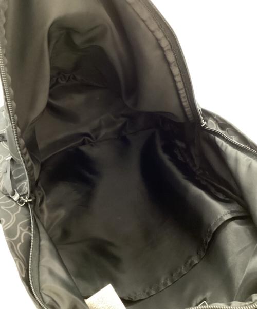 A BATHING APE（ア ベイシング エイプ）A BATHING APE (ア ベイシング エイプ) NEON CAMO SHARK DAY PACK / ネオンカモシャークデイパック  001BAK301007M ブラックの古着・服飾アイテム