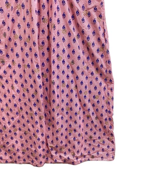 mala KALANCHOE（マーラ カランコエ）Mala KALANCHOE (マーラ カランコエ) フラワーモチーフ Vネックワンピース / 380421KD2 ピンク サイズ:FREEの古着・服飾アイテム