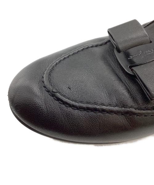 Salvatore Ferragamo（サルヴァトーレ フェラガモ）Salvatore Ferragamo (サルヴァトーレ フェラガモ) LESLEYリボンローファー / 40759 ブラック サイズ:6 1/2の古着・服飾アイテム
