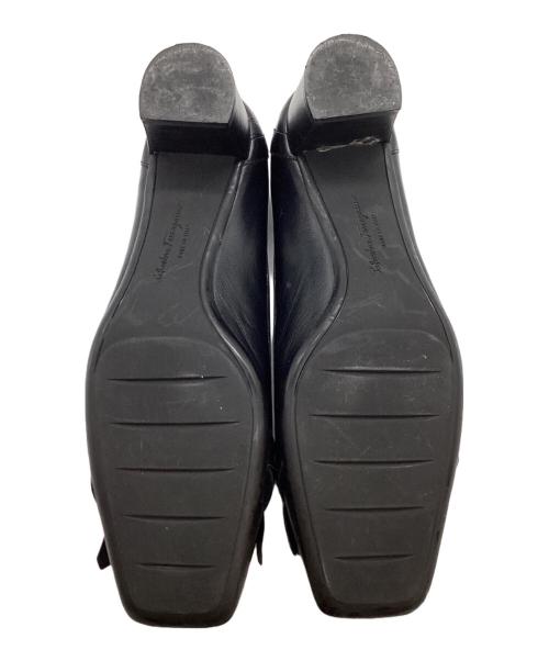 Salvatore Ferragamo（サルヴァトーレ フェラガモ）Salvatore Ferragamo (サルヴァトーレ フェラガモ) ガンチーニフリンジパンプス ブラック サイズ:7の古着・服飾アイテム