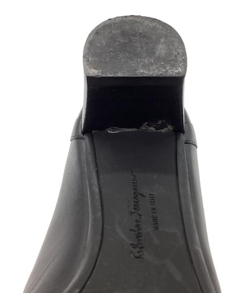 Salvatore Ferragamo（サルヴァトーレ フェラガモ）Salvatore Ferragamo (サルヴァトーレ フェラガモ) ガンチーニフリンジパンプス ブラック サイズ:7の古着・服飾アイテム