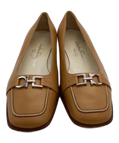 Salvatore Ferragamo（サルヴァトーレ フェラガモ）Salvatore Ferragamo (サルヴァトーレ フェラガモ) ガンチーニパンプス ブラウン サイズ:7の古着・服飾アイテム