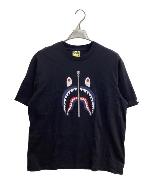 A BATHING APE（ア ベイシング エイプ）A BATHING APE (ア ベイシング エイプ) Shark Tee UK / 001TEK701302M ブラック サイズ:Mの古着・服飾アイテム