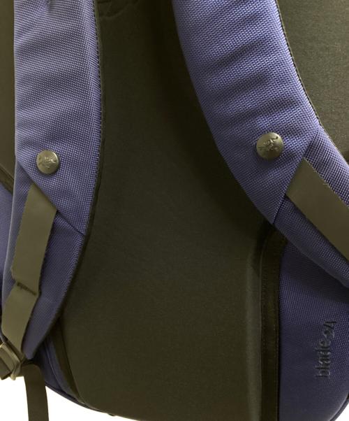 ARC'TERYX（アークテリクス）ARC'TERYX (アークテリクス) BEAMS (ビームス) 別注BLADE24 / 別注ブレード24　17045-72037 ネイビーの古着・服飾アイテム