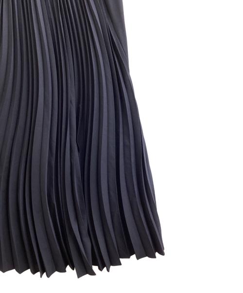 Mame Kurogouchi（マメクロゴウチ）mame kurogouchi (マメクロゴウチ) 22AW / Curved Pleated Flared Skirt / カーブプリーツフレアスカート / MM22FW-SK042  ネイビー サイズ:2の古着・服飾アイテム