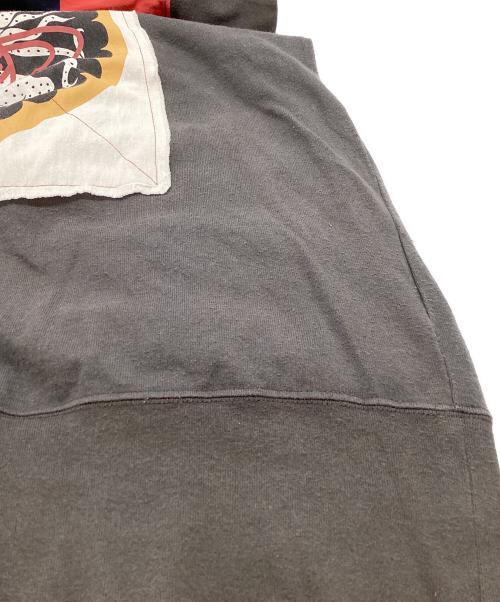 Vivienne Westwood man（ヴィヴィアン ウェストウッド マン）Vivienne Westwood man (ヴィヴィアン ウェストウッド マン) フロントプリントカットソー / SHIELD WITH SCALLOPED EDGE” ラグビースウェット / VW-LP77819 グレー サイズ:44の古着・服飾アイテム