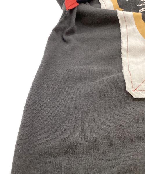 Vivienne Westwood man（ヴィヴィアン ウェストウッド マン）Vivienne Westwood man (ヴィヴィアン ウェストウッド マン) フロントプリントカットソー / SHIELD WITH SCALLOPED EDGE” ラグビースウェット / VW-LP77819 グレー サイズ:44の古着・服飾アイテム