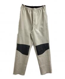 GR10K（ジーアールテンケー）の古着「BONDED PROCESSING RENDER PATCH PANTS / ボンデッド加工レンダーパッチパンツ / AW22GR97CEBFN」｜ベージュ