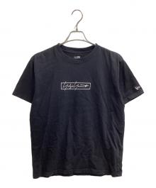 YOHJI YAMAMOTO×New Era（ヨウジヤマモト×ニューエラ）の古着「プリントTシャツ / HN-T97-081」｜ブラック