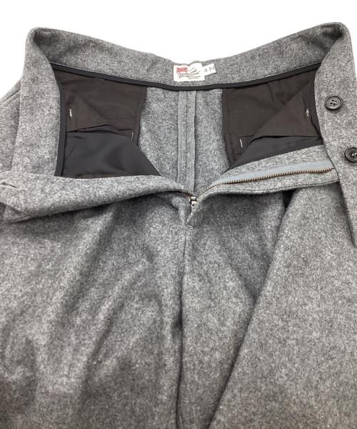 Traditional Weatherwear（トラディショナルウェザーウェア）Traditional Weatherwear (トラディショナルウェザーウェア) UNIONSLACKS 102 FLANNEL / ユニオンスラックスフランネル 102 / G242KGFPT0325FN グレー サイズ:XSの古着・服飾アイテム