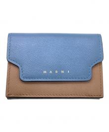 MARNI（マルニ）の古着「Saffiano Leather Tri-Fold Wallet "Blue/Light Blue/Beige" / PFMO0125U1LV520ZO877」｜スカイブルー