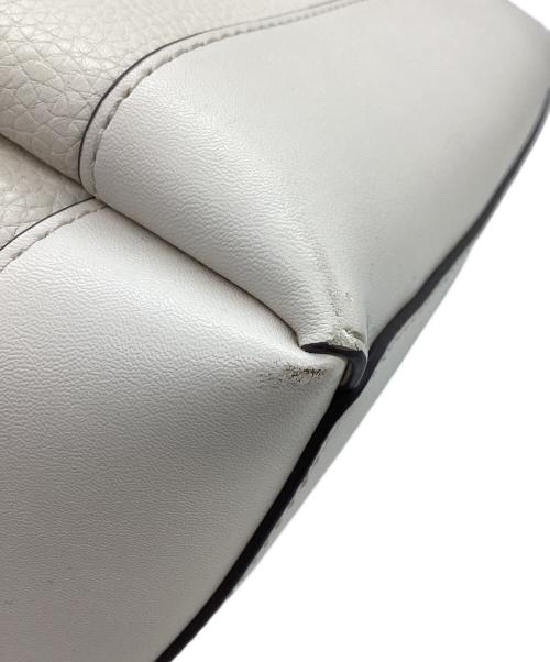 MICHAEL KORS（マイケル・コース）MICHAEL KORS (マイケル・コース) REED SM CZ BELTED STCHL LEAHTER / ベルト付きスティッチレザー / 35S3G6RS1T アイボリーの古着・服飾アイテム