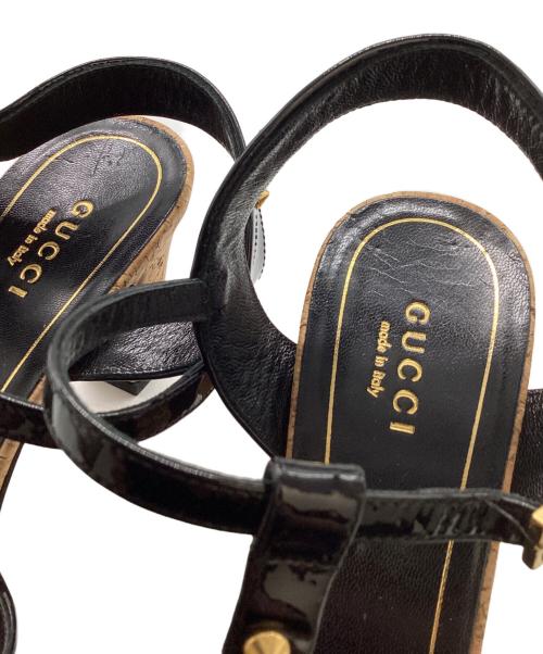 GUCCI（グッチ）GUCCI (グッチ) スタッズTストラップサンダル ブラック サイズ:36の古着・服飾アイテム