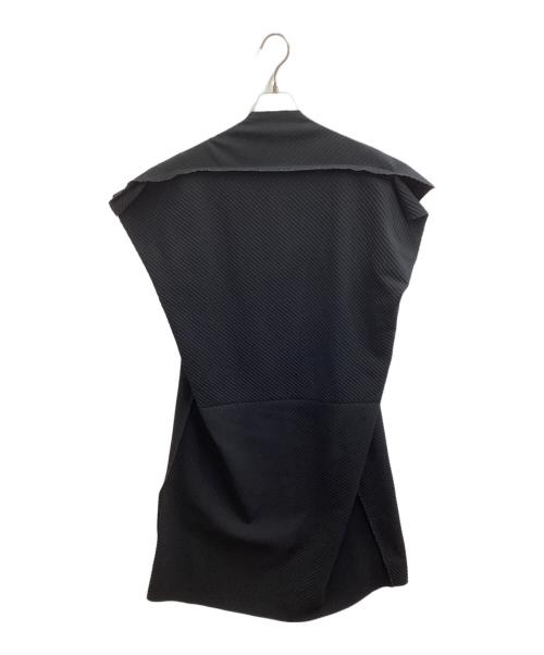 me ISSEY MIYAKE（ミーイッセイ ミヤケ）me ISSEY MIYAKE (ミーイッセイ ミヤケ) ノースリーブワンピース　M194KH511 ブラック サイズ:FREEの古着・服飾アイテム