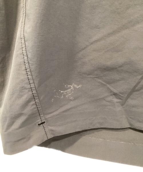 ARC'TERYX（アークテリクス）ARC'TERYX (アークテリクス) Aptin SHORT / ナイロン ロゴショーツ / 18905-126313 グレー サイズ:Lの古着・服飾アイテム