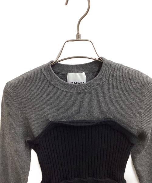 OMMO（オーエムエムオー）OMMO (オーエムエムオー) BUSTIER LAYERED BLOCKING KNIT / ビスチェレイヤードブロックニット / 882410500101 グレー×ブルー サイズ:FREEの古着・服飾アイテム