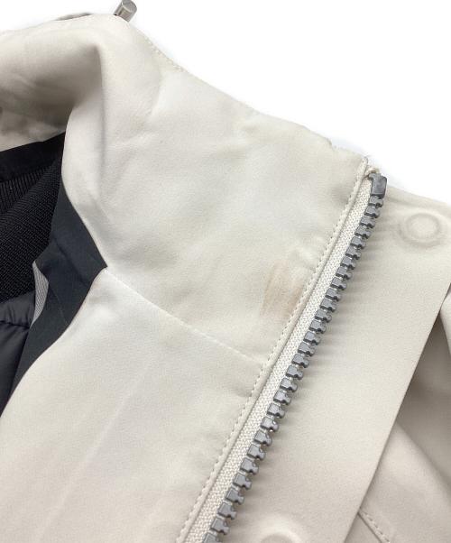 ALPHA TAURI（アルファタウリ）ALPHA TAURI (アルファタウリ) レインコート / ATA23000 アイボリー サイズ:Mの古着・服飾アイテム