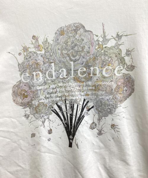 endalence（エンダレンス）endalence (エンダレンス) Yuta Okuda (ユウタオクダ) コラボレーションTシャツ / ライトブーケ ホワイト サイズ:Sの古着・服飾アイテム