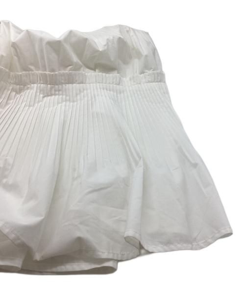 BEARDSLEY（ビアズリー）BEARDSLEY (ビアズリー) プリーツティアードブラウス　BEZ5031404A0003 ホワイト サイズ:FREEの古着・服飾アイテム
