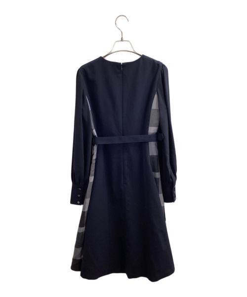 BLUE LABEL CRESTBRIDGE（ブルーレーベルクレストブリッジ）BLUE LABEL CRESTBRIDGE (ブルーレーベルクレストブリッジ) プルタスツイルパーシャルドレス　55J03-503-29 ネイビー サイズ:36の古着・服飾アイテム