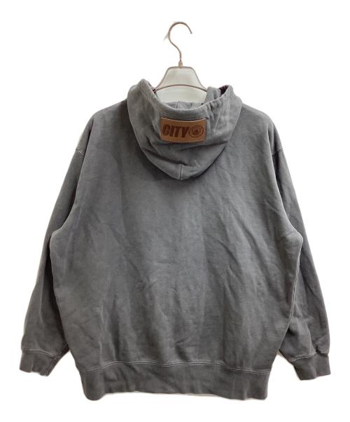 WIND AND SEA（ウィンダンシー）WIND AND SEA　 (ウィンダンシー) Man City Zip Up Sweatshirt / マンチェスターシティFC / ジップパーカー グレー サイズ:Lの古着・服飾アイテム