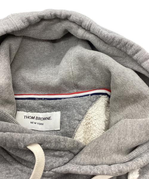 Thom Browne（トムブラウン）Thom Browne (トムブラウン) 4BAR HOODIE / 4ラインパーカー / プルオーバーパーカー グレー サイズ:2の古着・服飾アイテム
