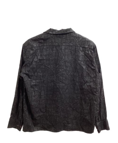 CALEE（キャリー）CALEE　 (キャリー) TATTOO STUDIO YAMADA　 (タトゥースタジオヤマダ) Crocodile Pattern Shirt / クロコダイル パターンシャツ / オープンカラーシャツ ブラック サイズ:Mの古着・服飾アイテム
