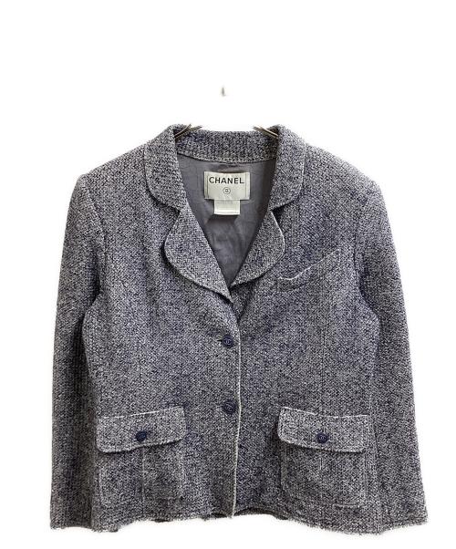 CHANEL（シャネル）CHANEL (シャネル) ツイード 2Bジャケット / P21056V12405 / フランス製 グレー サイズ:44の古着・服飾アイテム