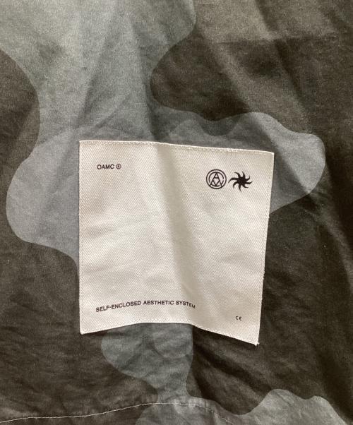 OAMC（オーエーエムシー）OAMC (オーエーエムシー) Camouflage Unlined Parka / カモフラージュ柄パーカー / 2020-0165990 / イタリア製 グレー サイズ:Sの古着・服飾アイテム