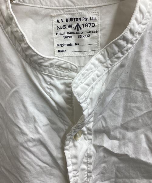 オーストラリア軍（オーストラリア軍）オーストラリア軍 (オーストラリア軍) AUSTRALIAN Army Band Collar Shirt / オフィサーシャツ / 8405-66-011 ホワイト サイズ:15/32の古着・服飾アイテム