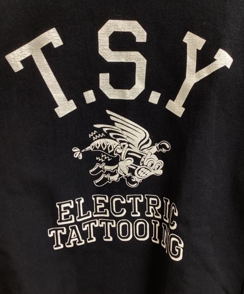 TATTOO STUDIO YAMADA（タトゥースタジオヤマダ）TATTOO STUDIO YAMADA (タトゥースタジオヤマダ) COLLEGE SWEATSHIRT ブラック サイズ:Mの古着・服飾アイテム