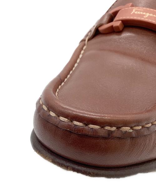 Salvatore Ferragamo（サルヴァトーレ フェラガモ）Salvatore Ferragamo (サルヴァトーレ フェラガモ) ローファー / 05747 ブラウン サイズ:6の古着・服飾アイテム
