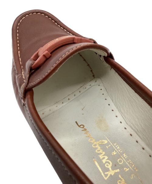 Salvatore Ferragamo（サルヴァトーレ フェラガモ）Salvatore Ferragamo (サルヴァトーレ フェラガモ) ローファー / 05747 ブラウン サイズ:6の古着・服飾アイテム