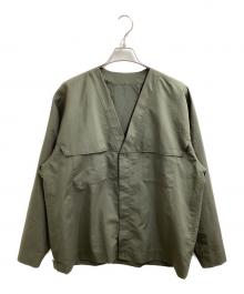 HOMME PLISSE ISSEY MIYAKE（オム プリッセ イッセイ ミヤケ）の古着「LIGHT SHIRT / ライトシャツ / ノーカラーシャツ / 23SS」｜オリーブ