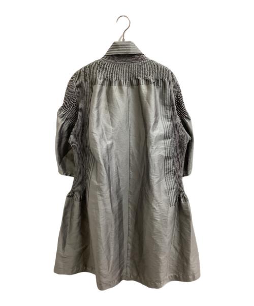 ISSEY MIYAKE（イッセイミヤケ）ISSEY MIYAKE A-OPC ISSEY MIYAKE / エイポック イッセイミヤケ / PLEATS COAT GRAY / プリーツコート グレー / IM13FD610 / Made in JAPAN / 日本製 サイズ:2の古着・服飾アイテム