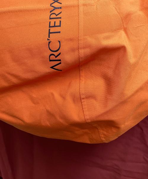 ARC'TERYX（アークテリクス）ARC'TERYX (アークテリクス) PROTON HYBRID HOODY RED&ORANGE / プロトン ハイブリッド パーカー レッド×オレンジ / 29668-136437 オレンジ サイズ:Mの古着・服飾アイテム
