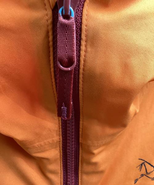 ARC'TERYX（アークテリクス）ARC'TERYX (アークテリクス) PROTON HYBRID HOODY RED&ORANGE / プロトン ハイブリッド パーカー レッド×オレンジ / 29668-136437 オレンジ サイズ:Mの古着・服飾アイテム