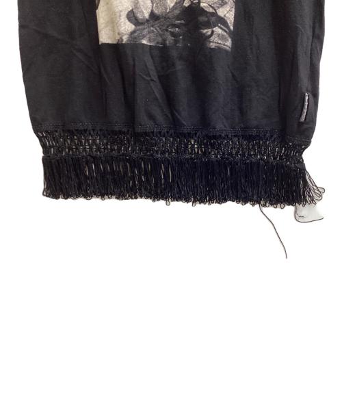 hysterics（ヒステリックス）hysterics Artist Print Fringe Hem T-Shirt / アーティストプリント 裾フリンジTシャツ / Artist Print Fringe Hem T-Shirt / Made in JAPANの古着・服飾アイテム