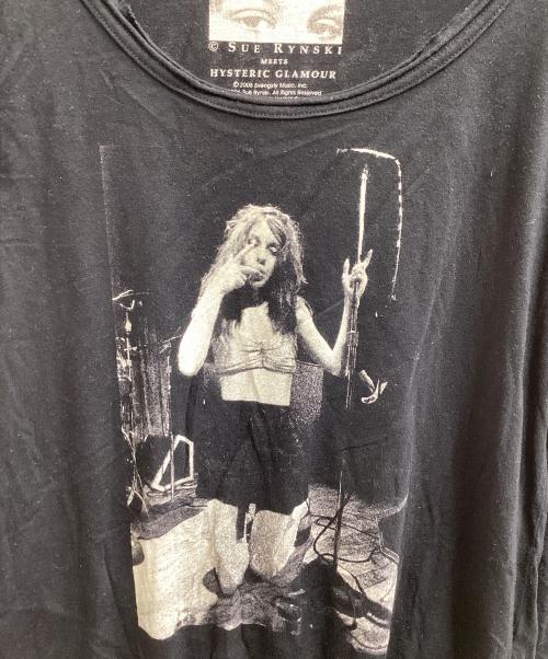 hysterics（ヒステリックス）hysterics Artist Print Fringe Hem T-Shirt / アーティストプリント 裾フリンジTシャツ / Artist Print Fringe Hem T-Shirt / Made in JAPANの古着・服飾アイテム